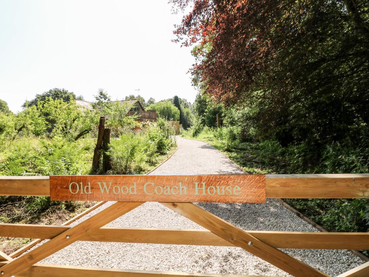 Old Wood Coach House Vila Lincoln Exterior foto